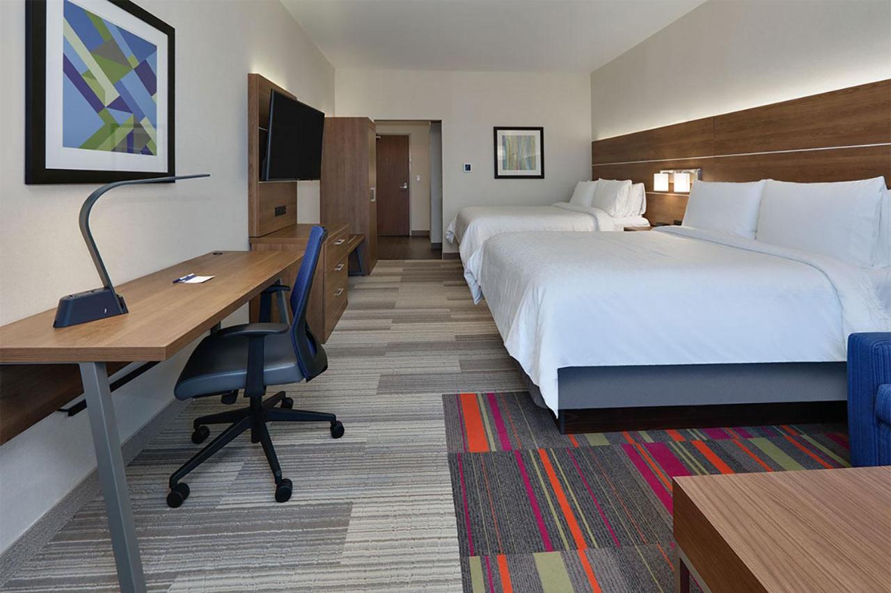 Holiday Inn Express & Suites Plano East