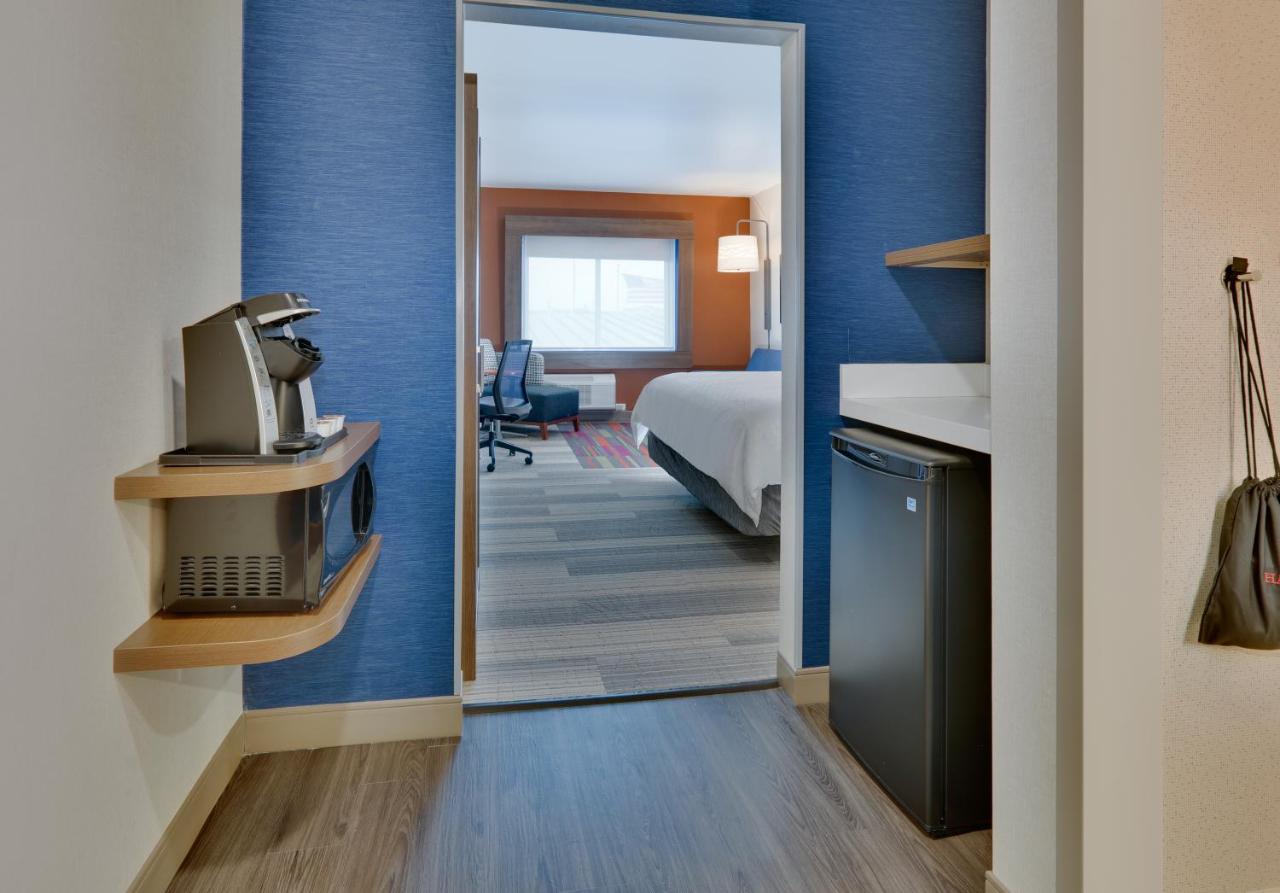 Holiday Inn Express & Suites Plano East