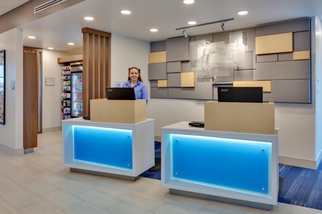 Holiday Inn Express & Suites Plano East