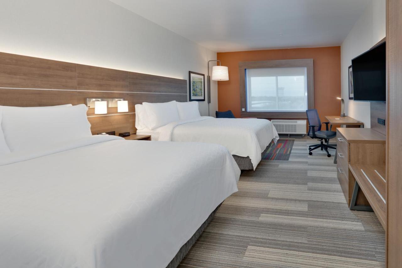 Holiday Inn Express & Suites Plano East