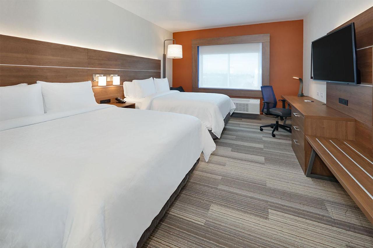 Holiday Inn Express & Suites Plano East