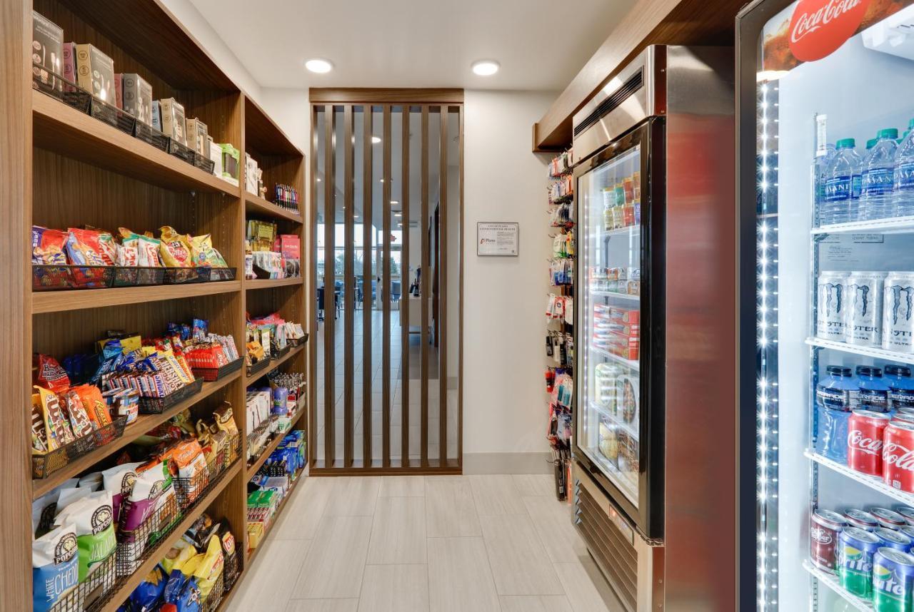 Holiday Inn Express & Suites Plano East