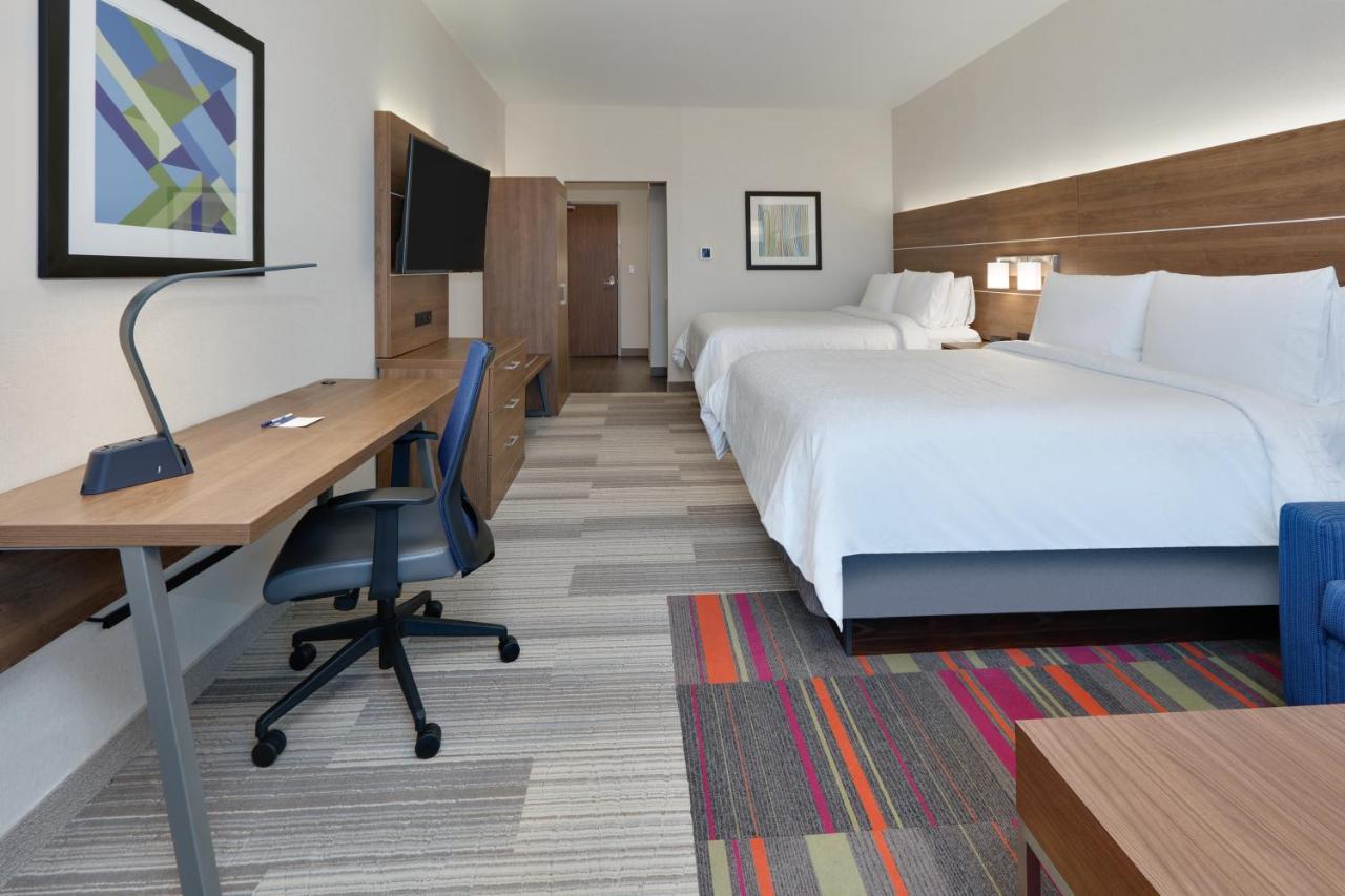 Holiday Inn Express & Suites Plano East
