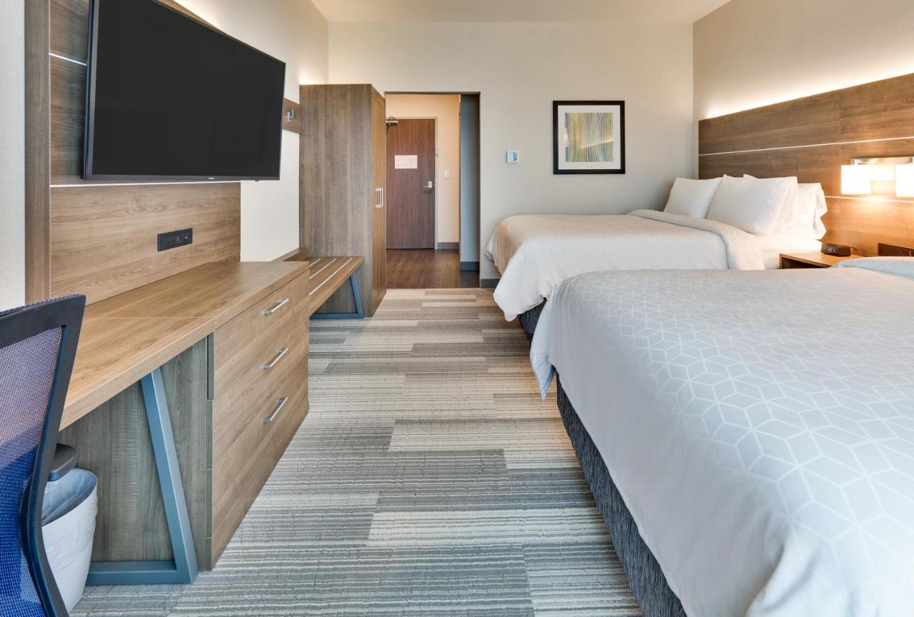 Holiday Inn Express & Suites Plano East