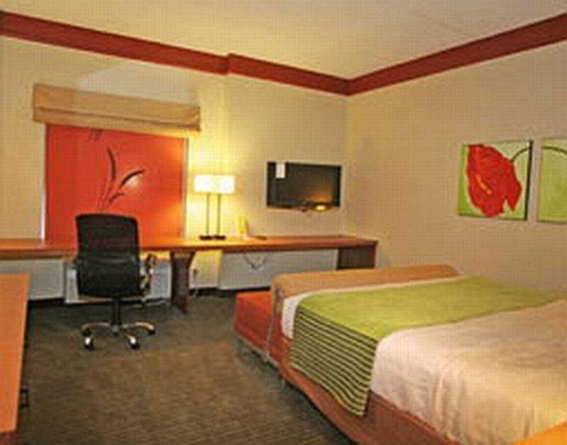 La Quinta Inn & Suites by Wyndham Dallas Plano West