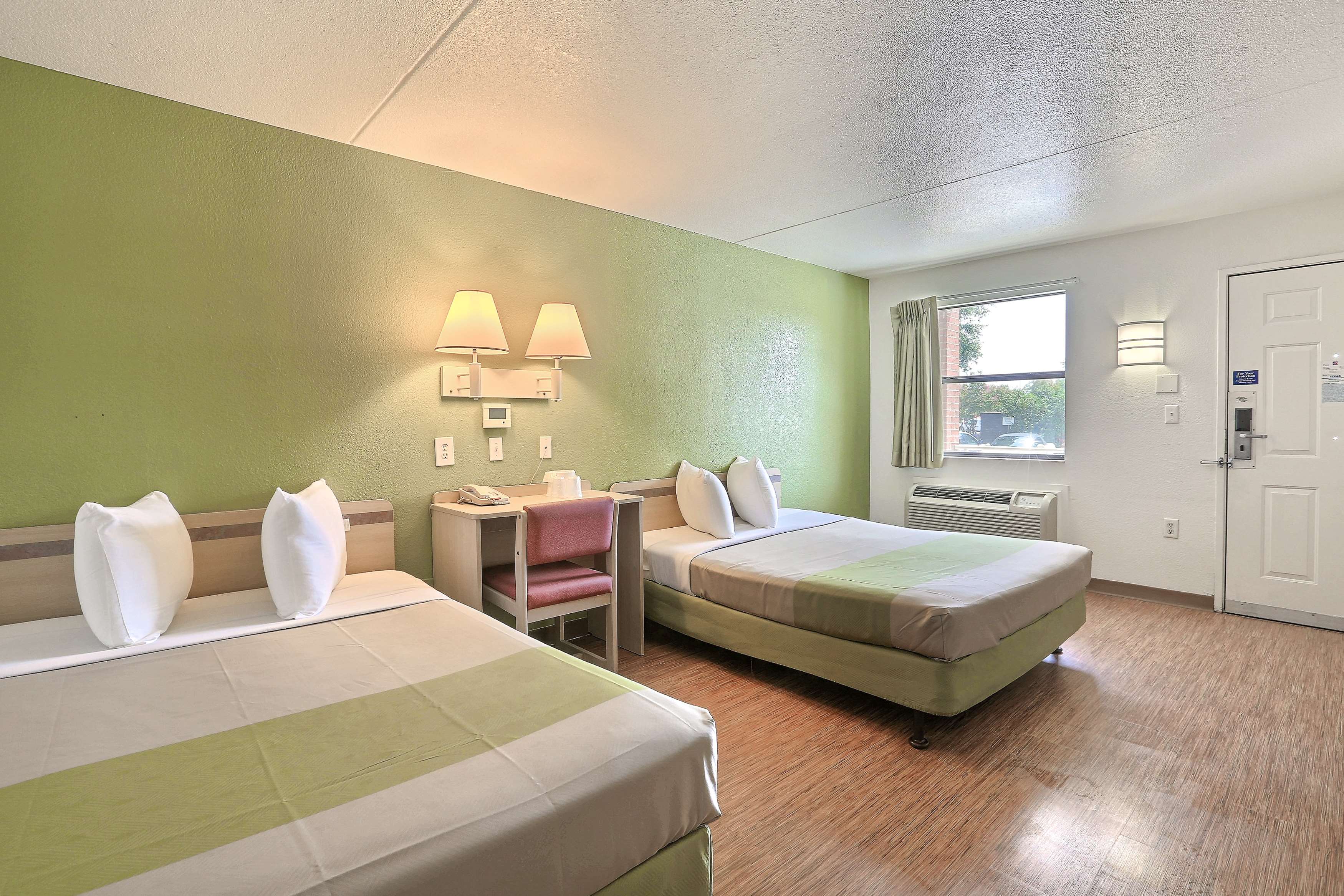 Motel 6 Dallas - Plano Northeast
