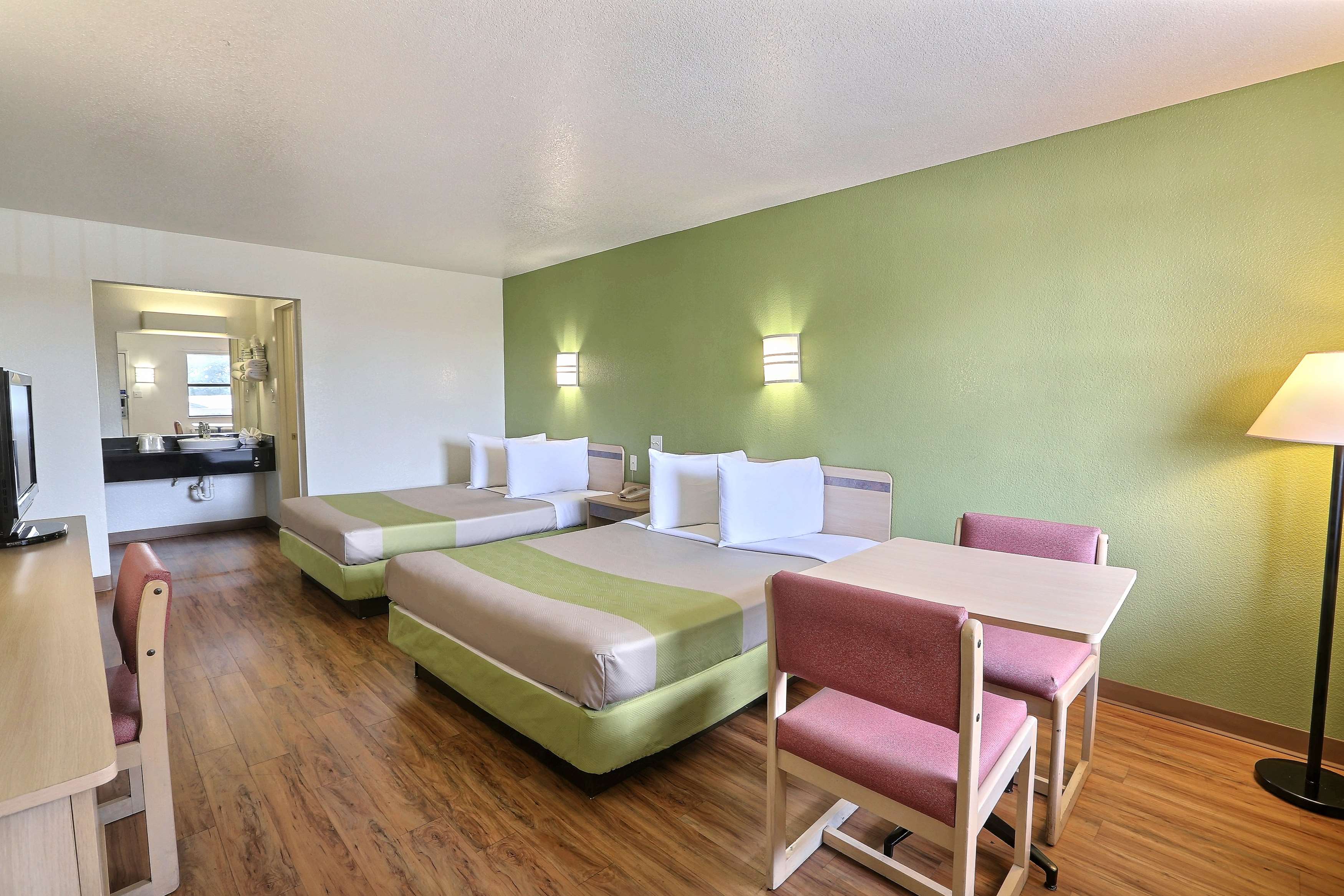 Motel 6 Dallas - Plano Northeast