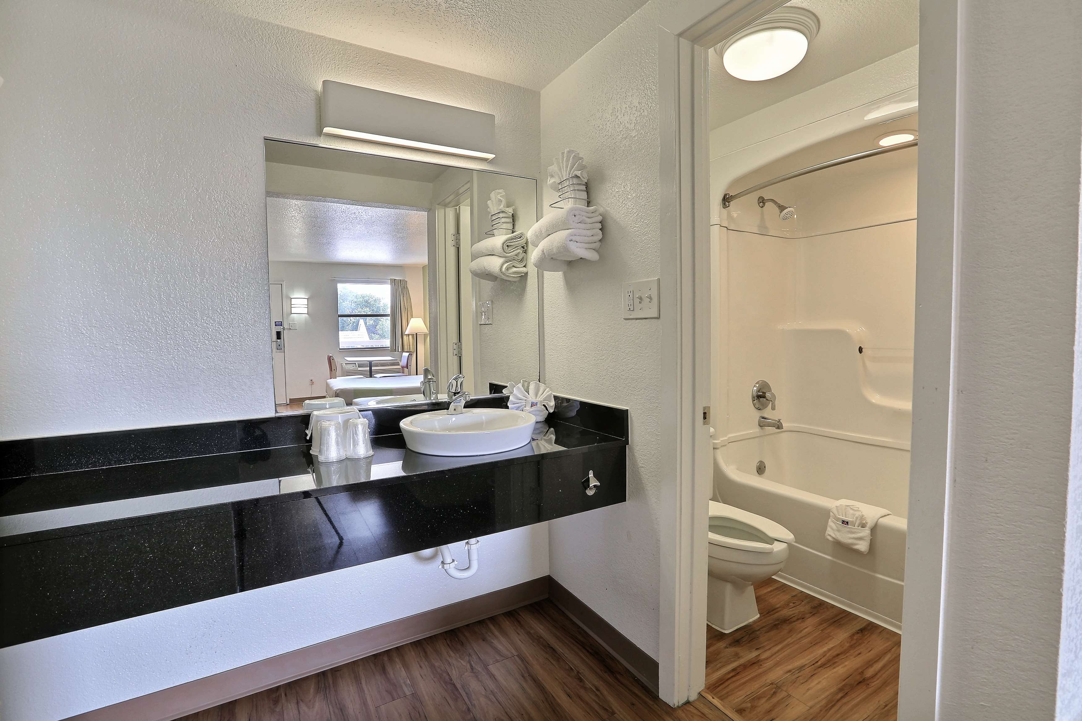 Motel 6 Dallas - Plano Northeast