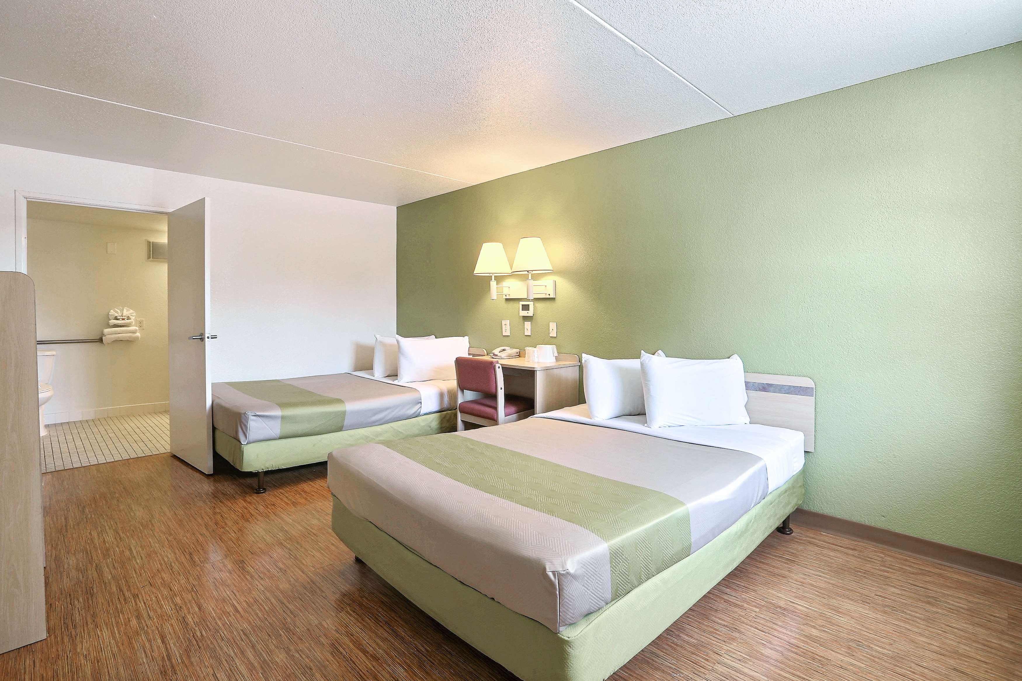 Motel 6 Dallas - Plano Northeast