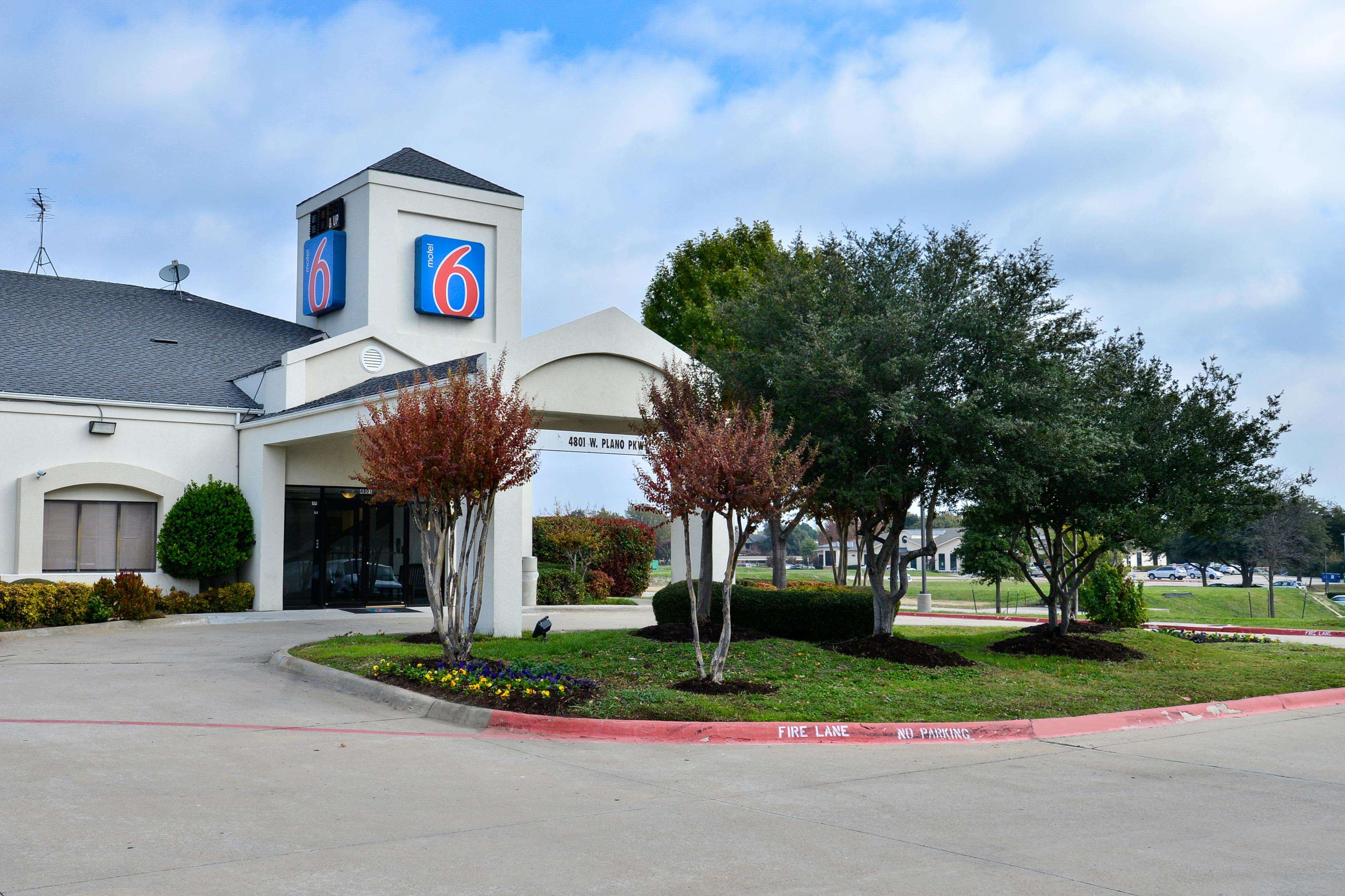 Motel 6 West Plano