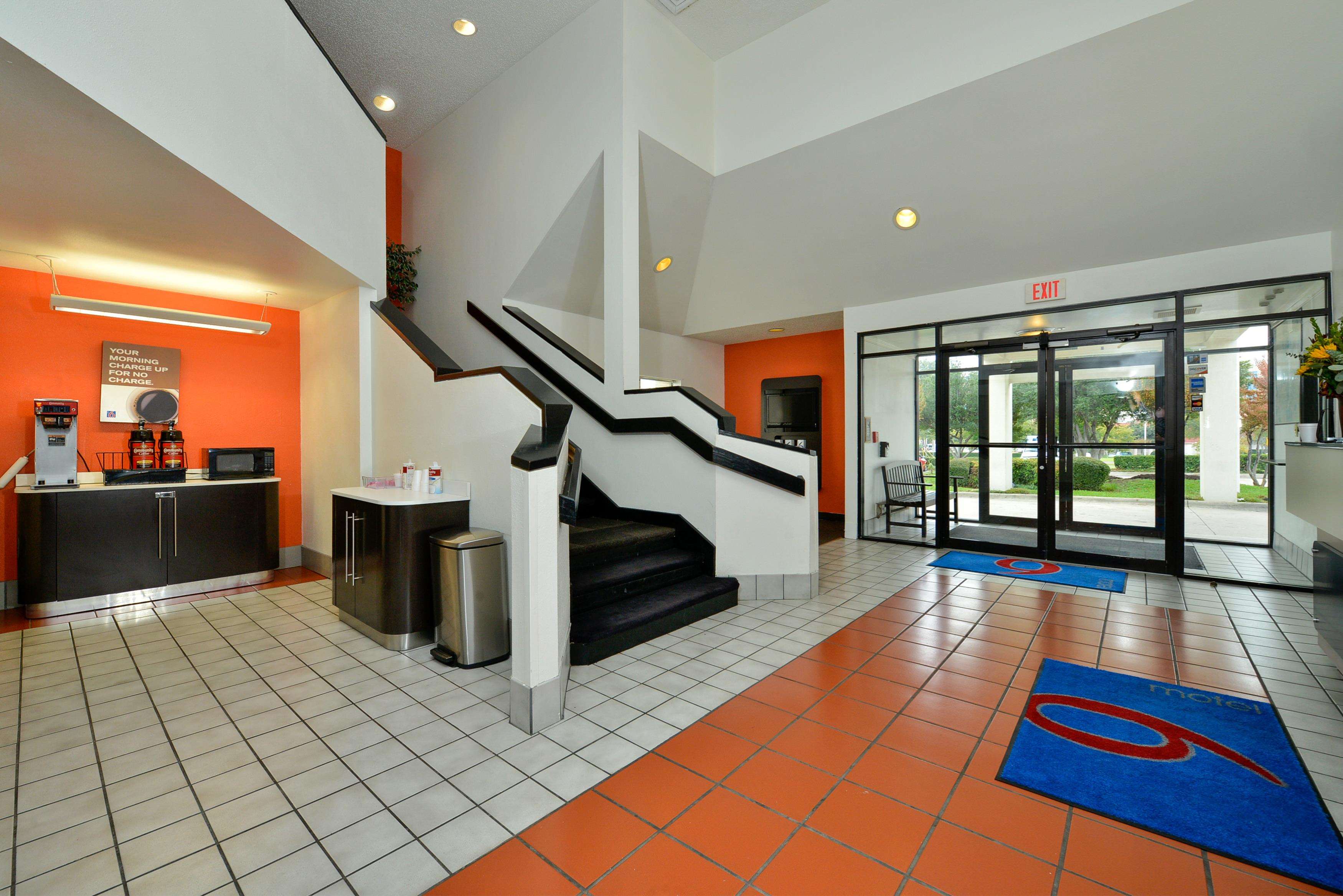 Motel 6 West Plano