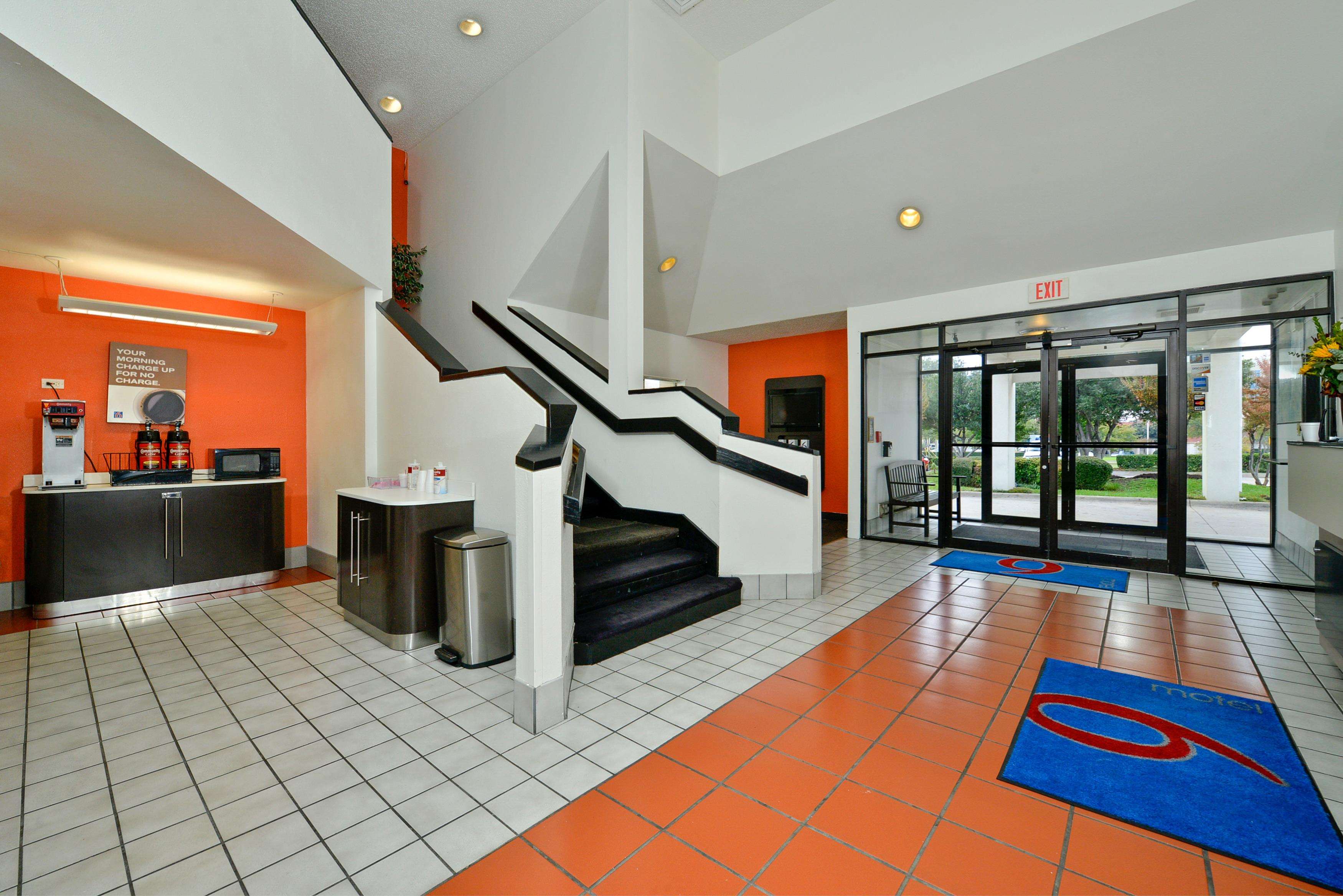 Motel 6 West Plano