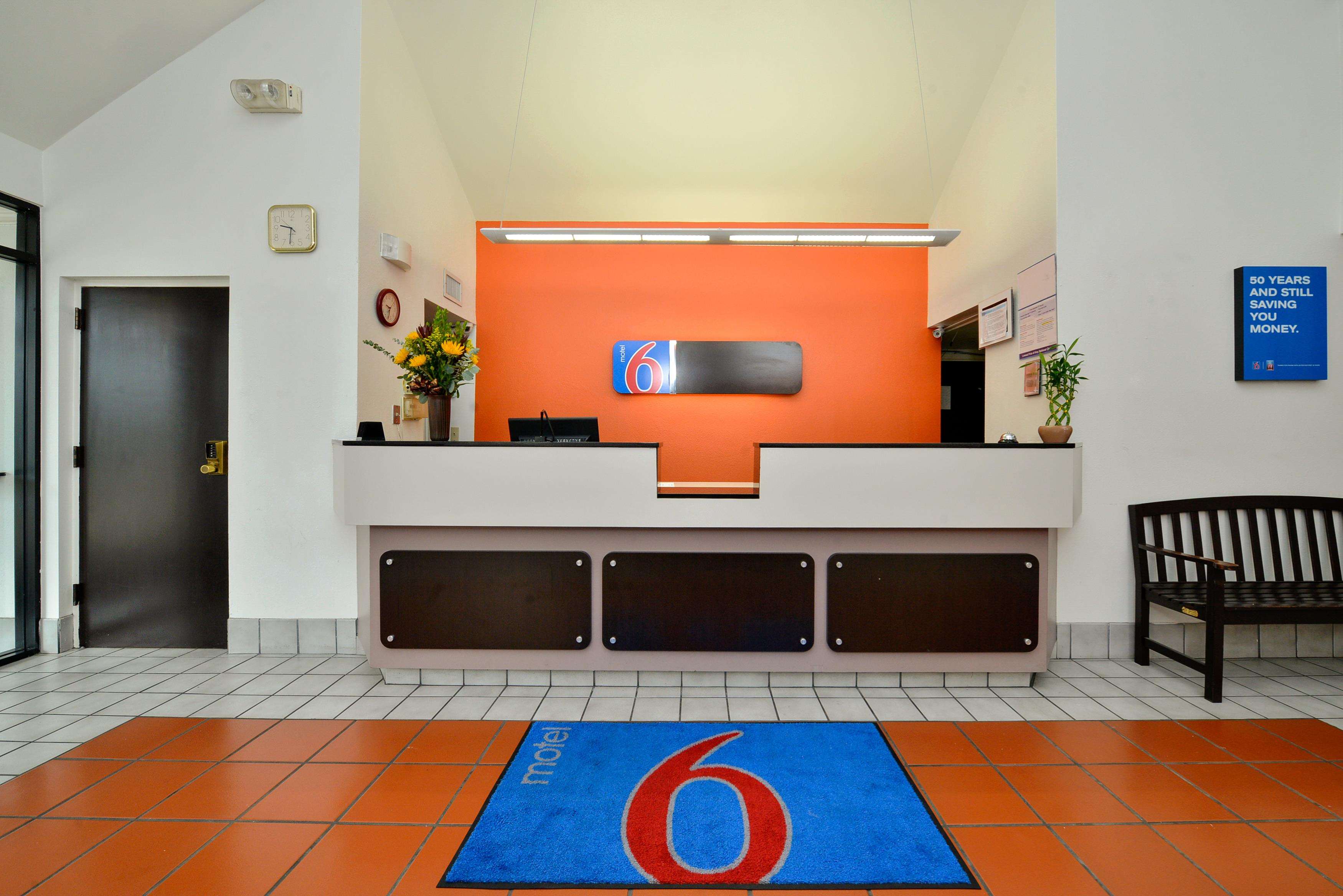Motel 6 West Plano