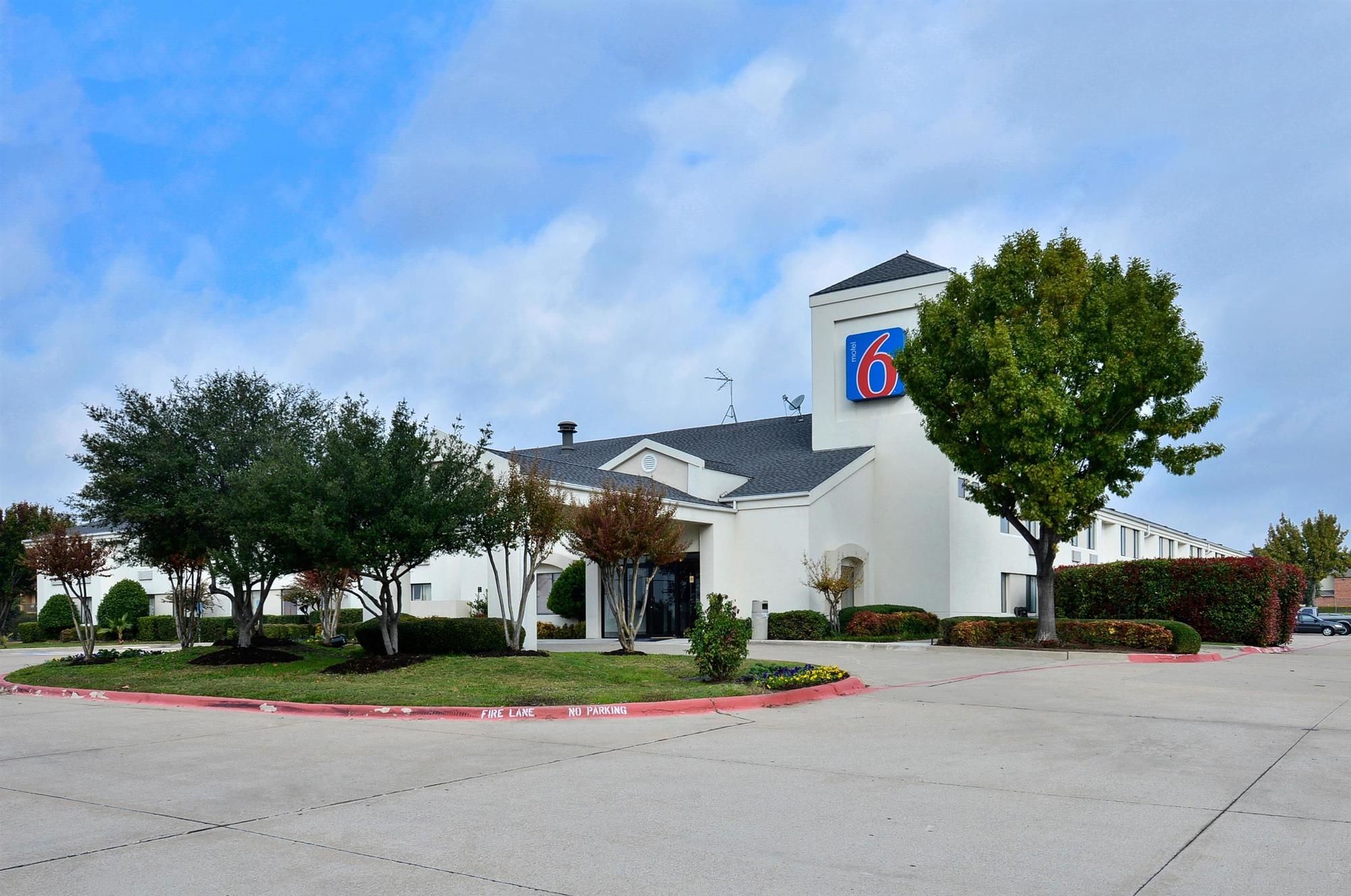 Motel 6 West Plano