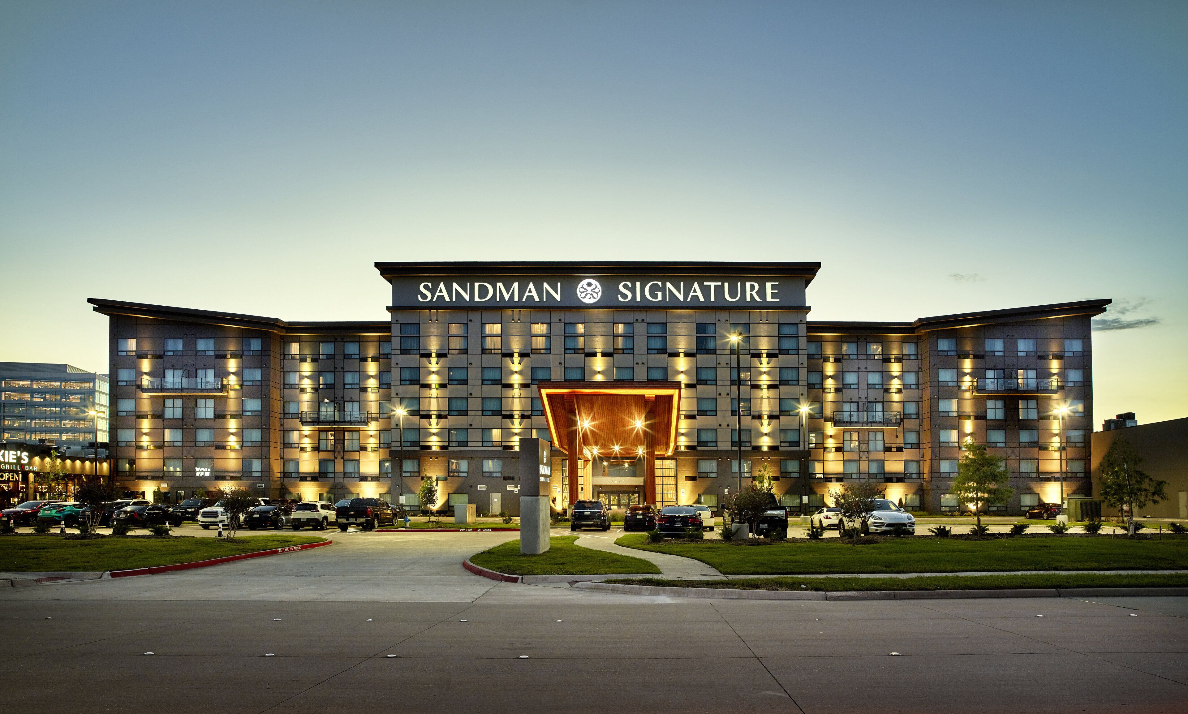 Sandman Signature Plano Frisco Texas Hotel