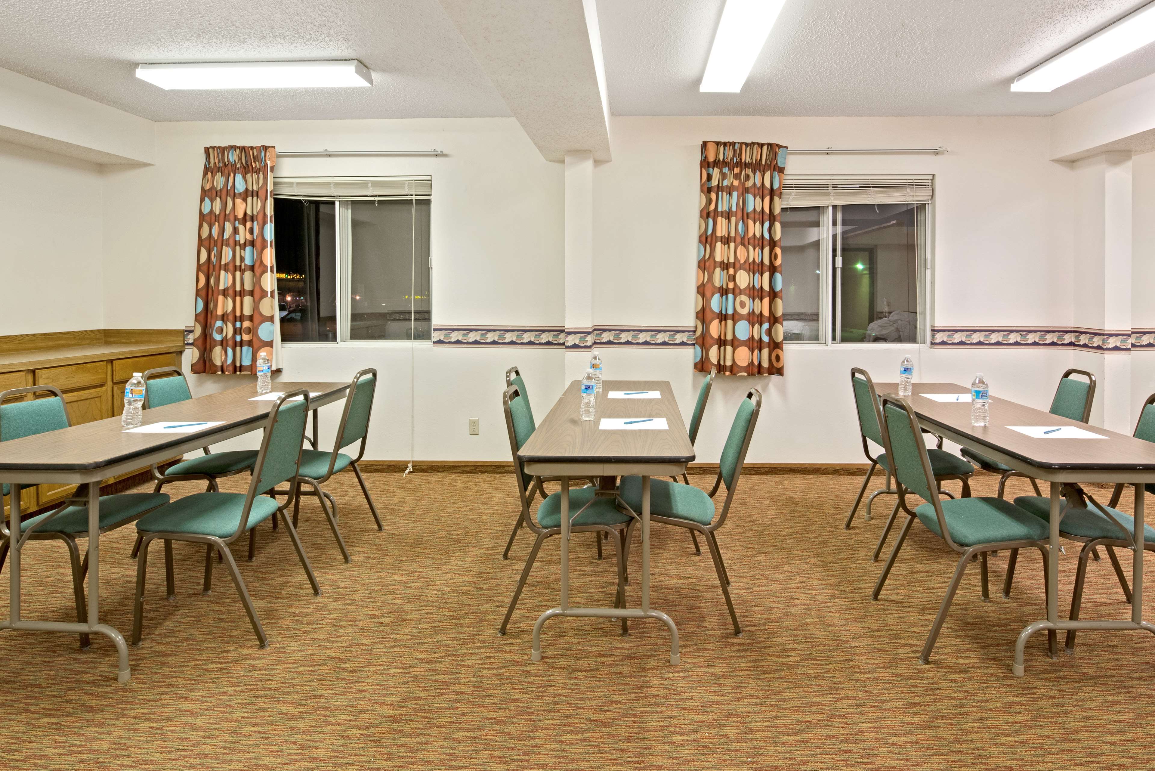 Super 8 by Wyndham Plano/Dallas Area