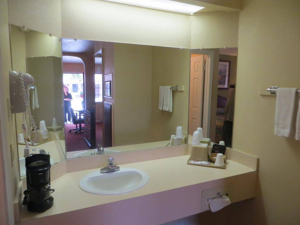 Pleasanton Executive Inn