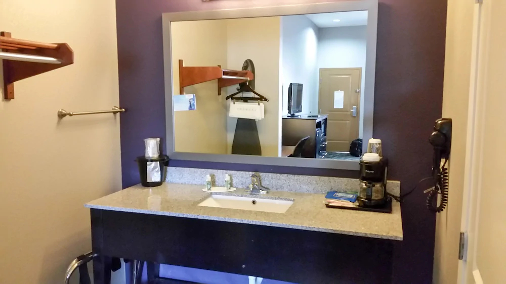 Studio 6 Pleasanton Tx