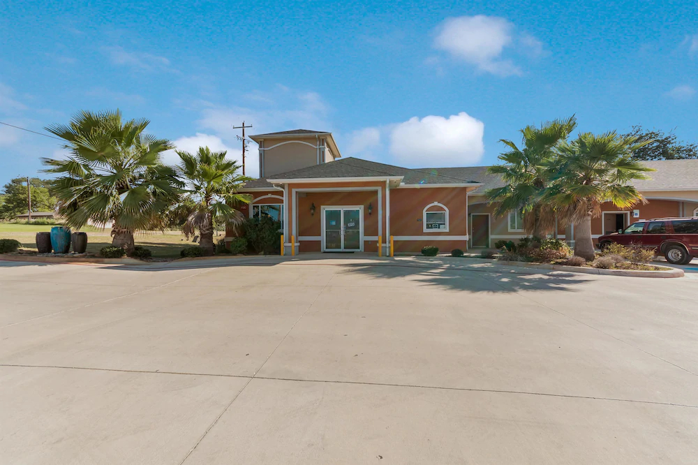 Studio 6 Pleasanton Tx