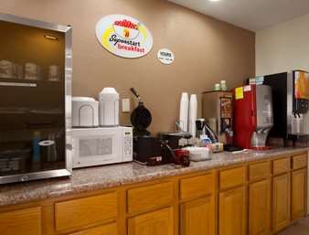 Super 8 by Wyndham Pleasanton