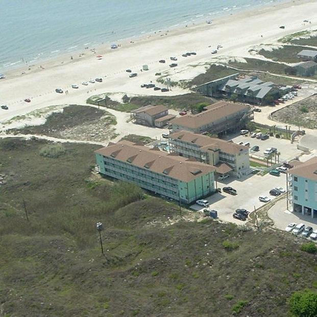 Beachgate CondoSuites & Motel