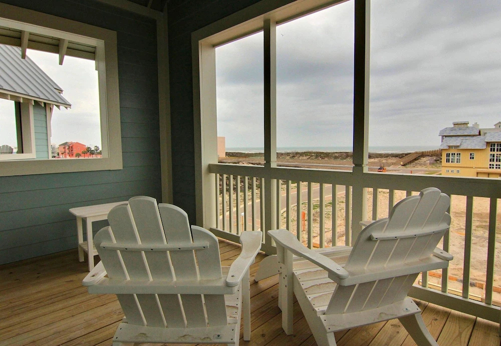 Cinnamon Shore