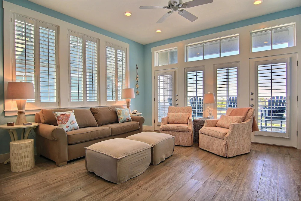 Cinnamon Shore