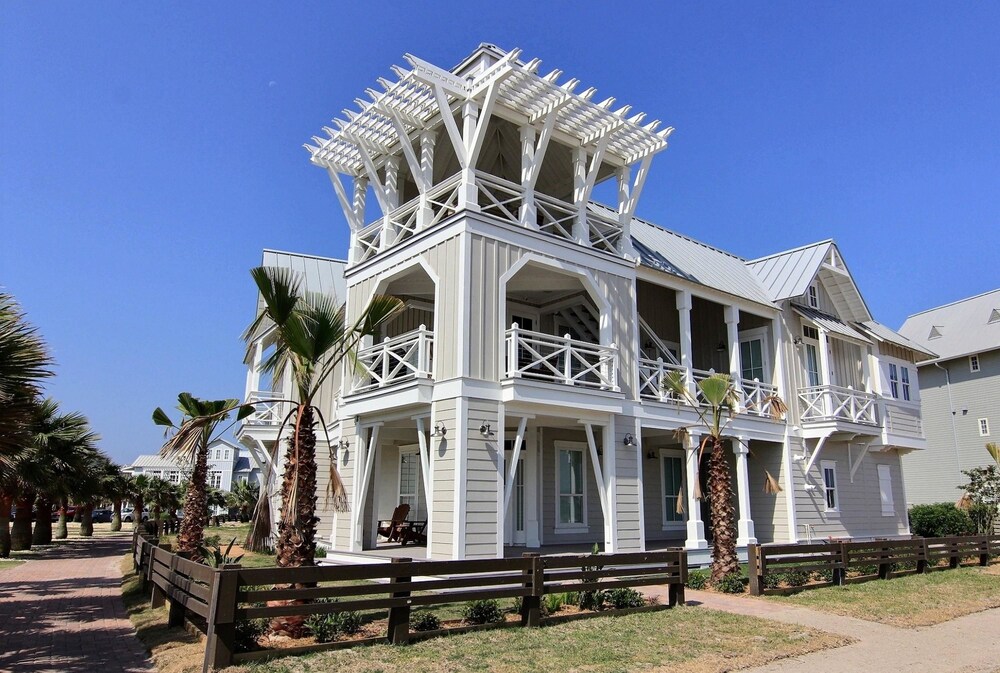 Cinnamon Shore