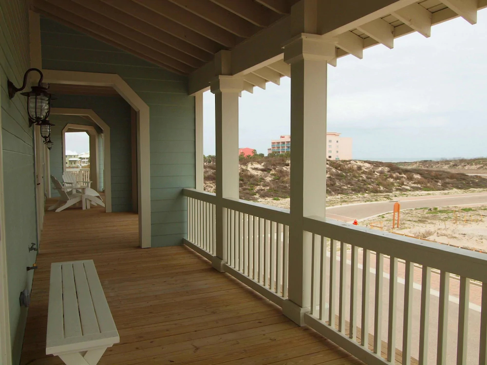 Cinnamon Shore
