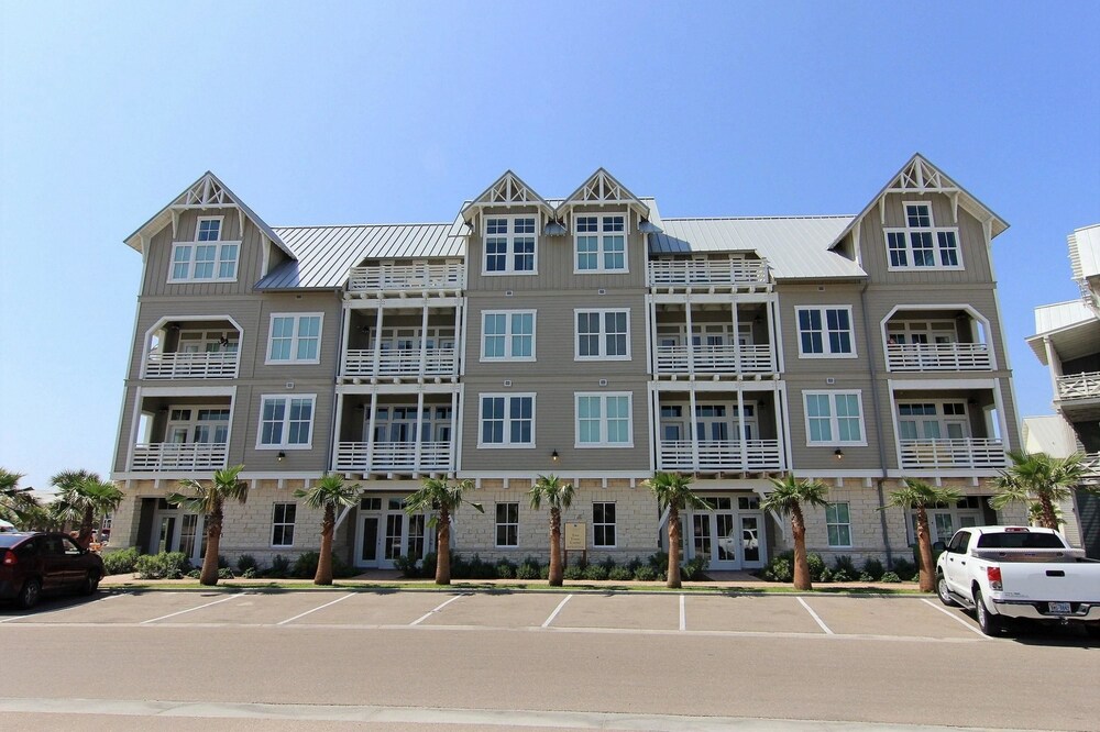 Cinnamon Shore