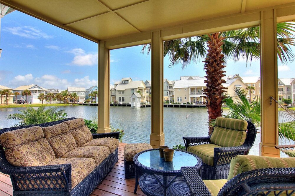 Cinnamon Shore