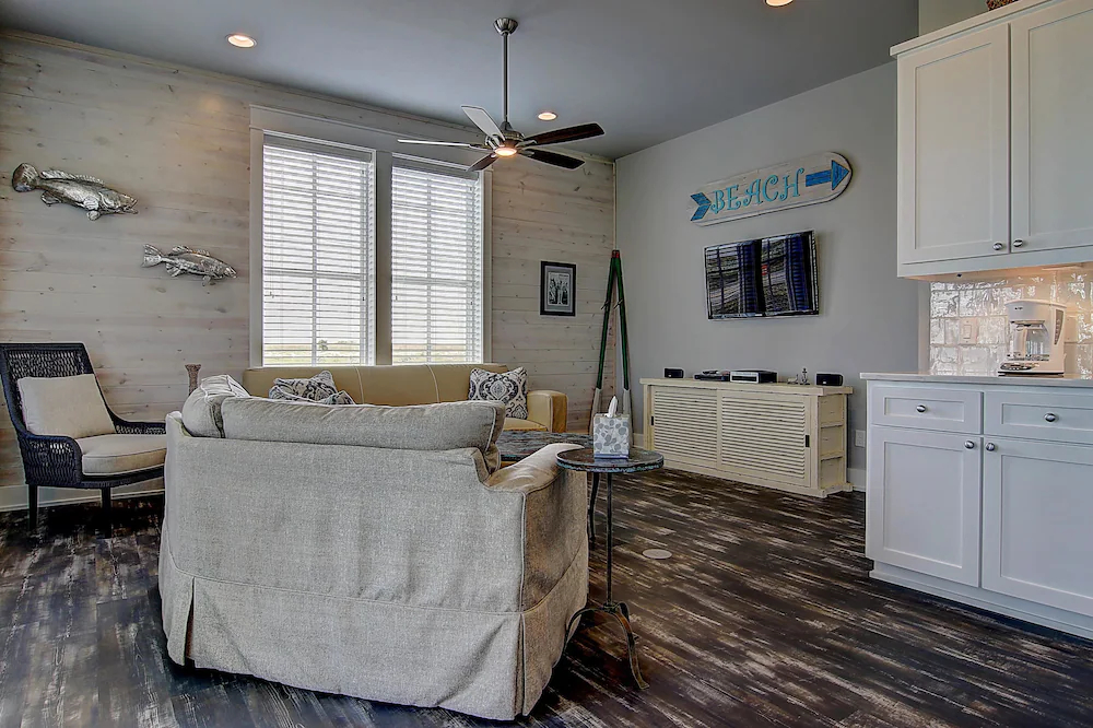 Cinnamon Shore