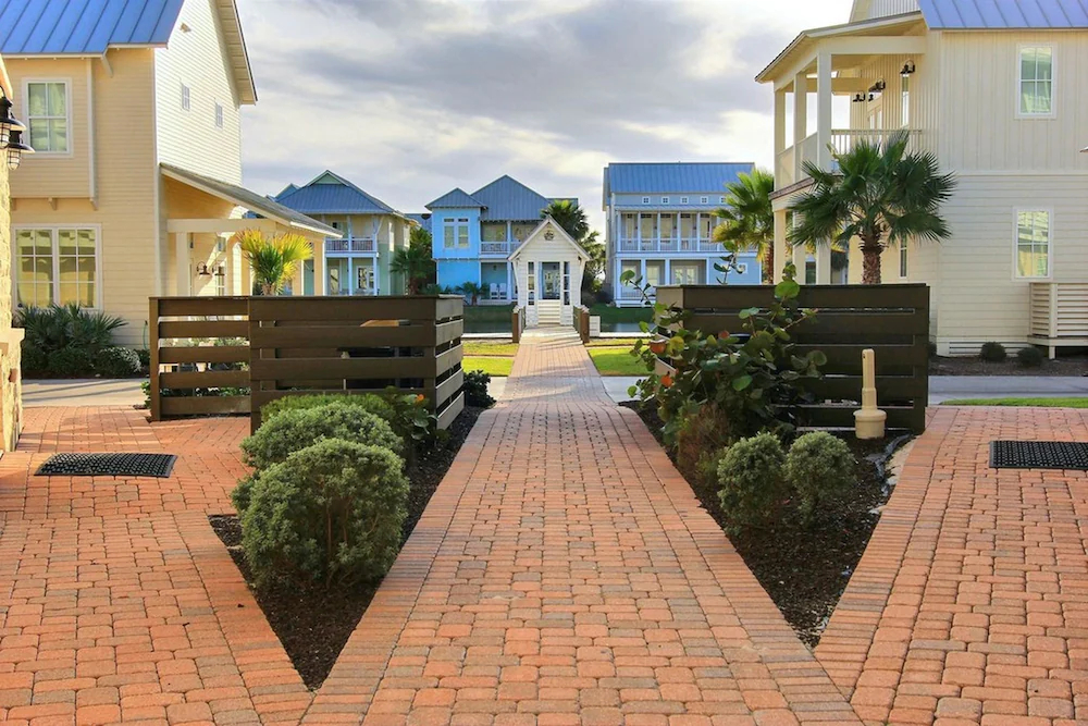 Cinnamon Shore