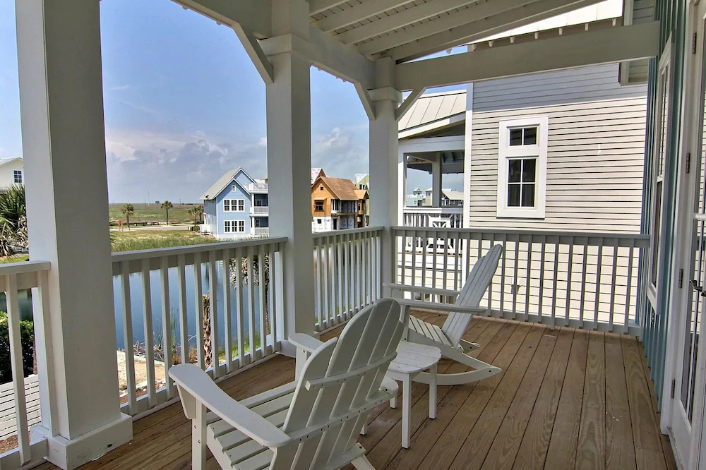 Cinnamon Shore