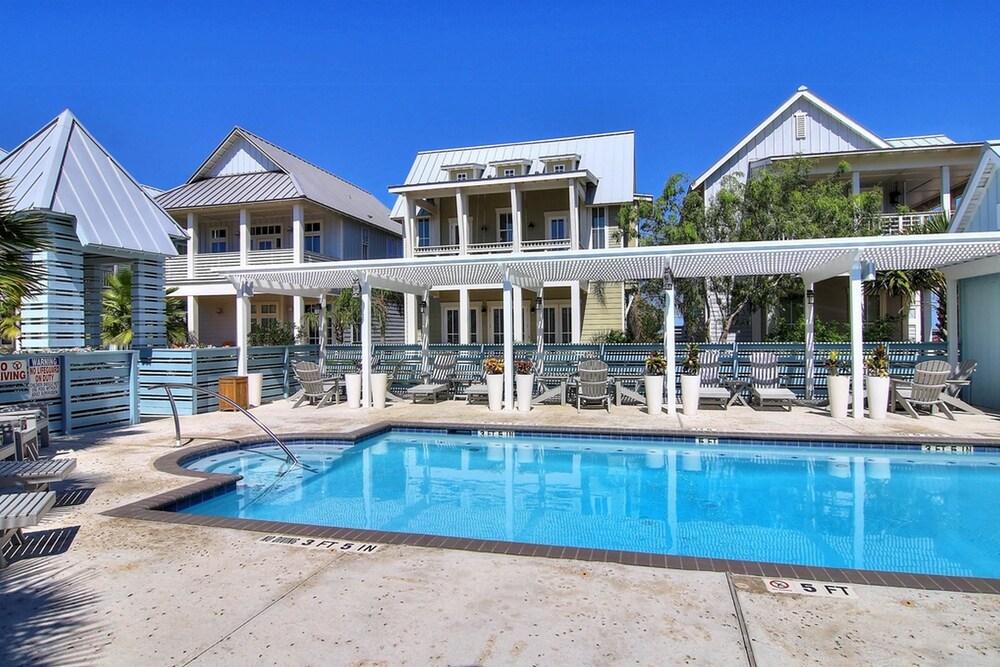 Cinnamon Shore