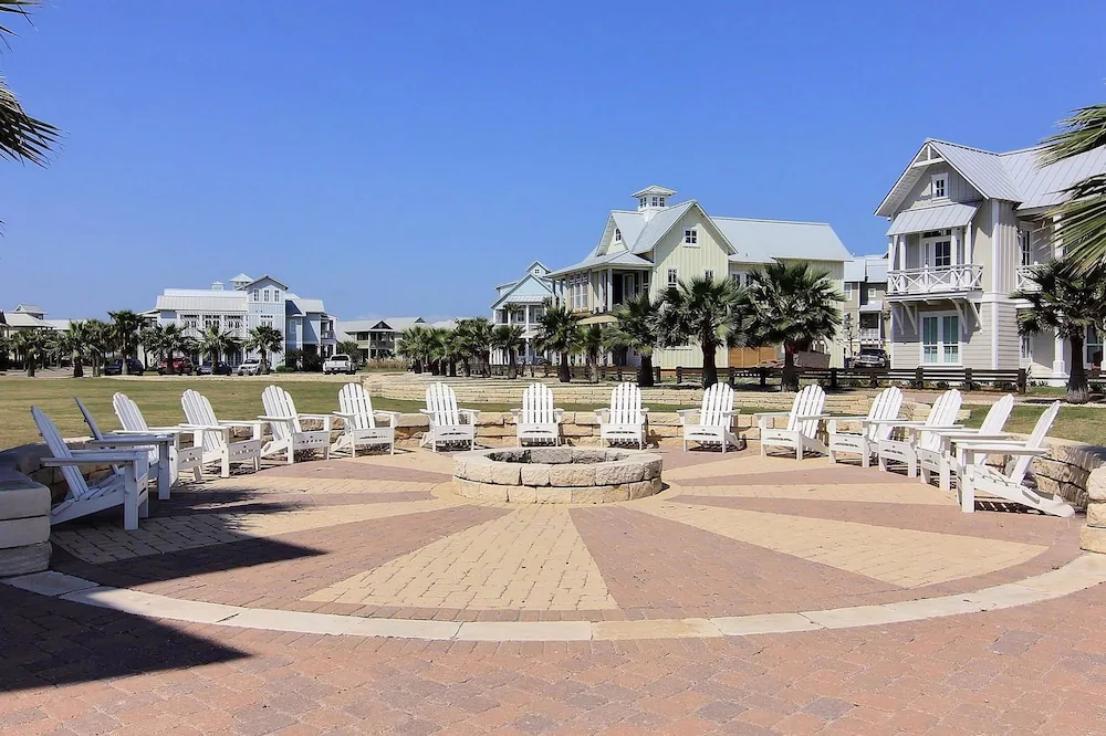 Cinnamon Shore