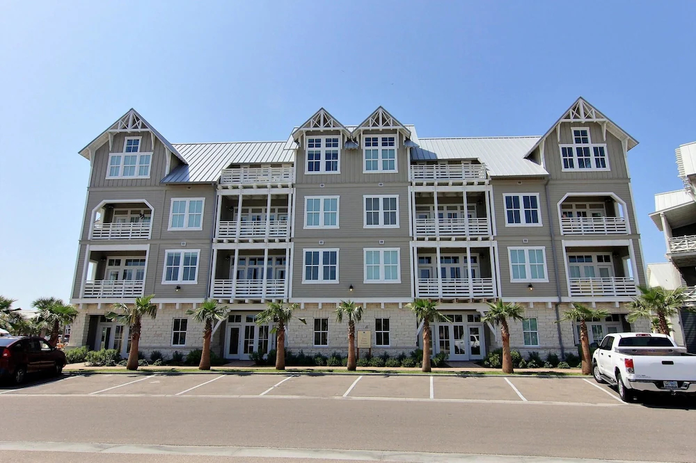 Cinnamon Shore