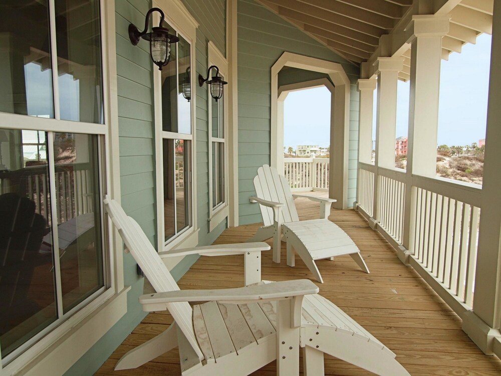 Cinnamon Shore