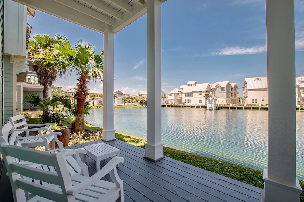 Cinnamon Shore