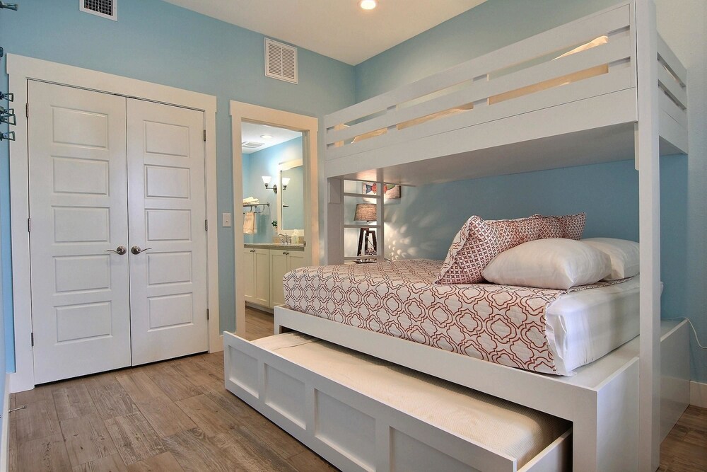 Cinnamon Shore