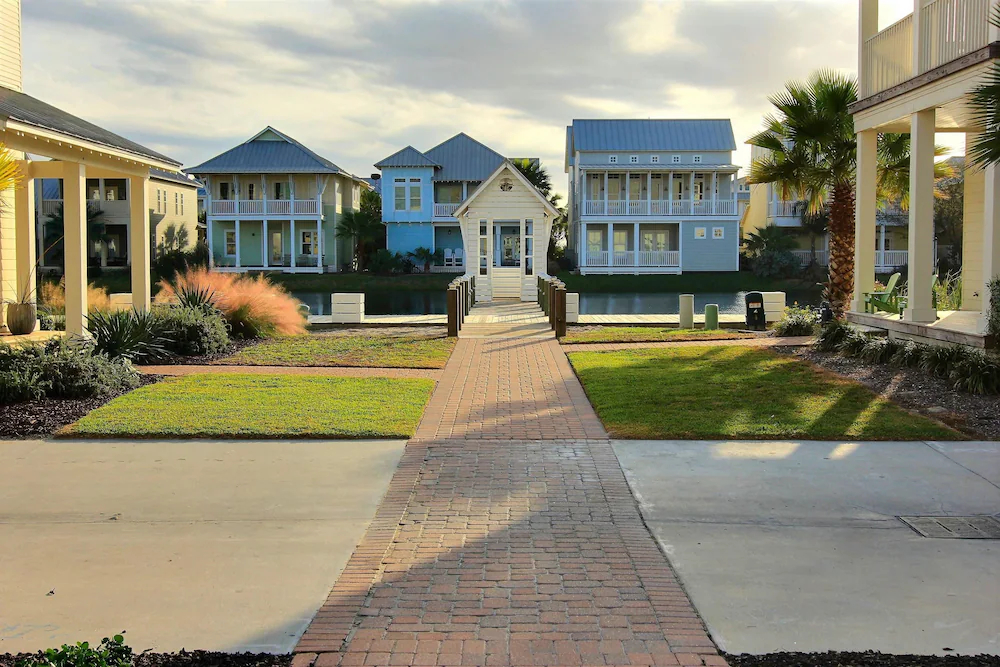 Cinnamon Shore