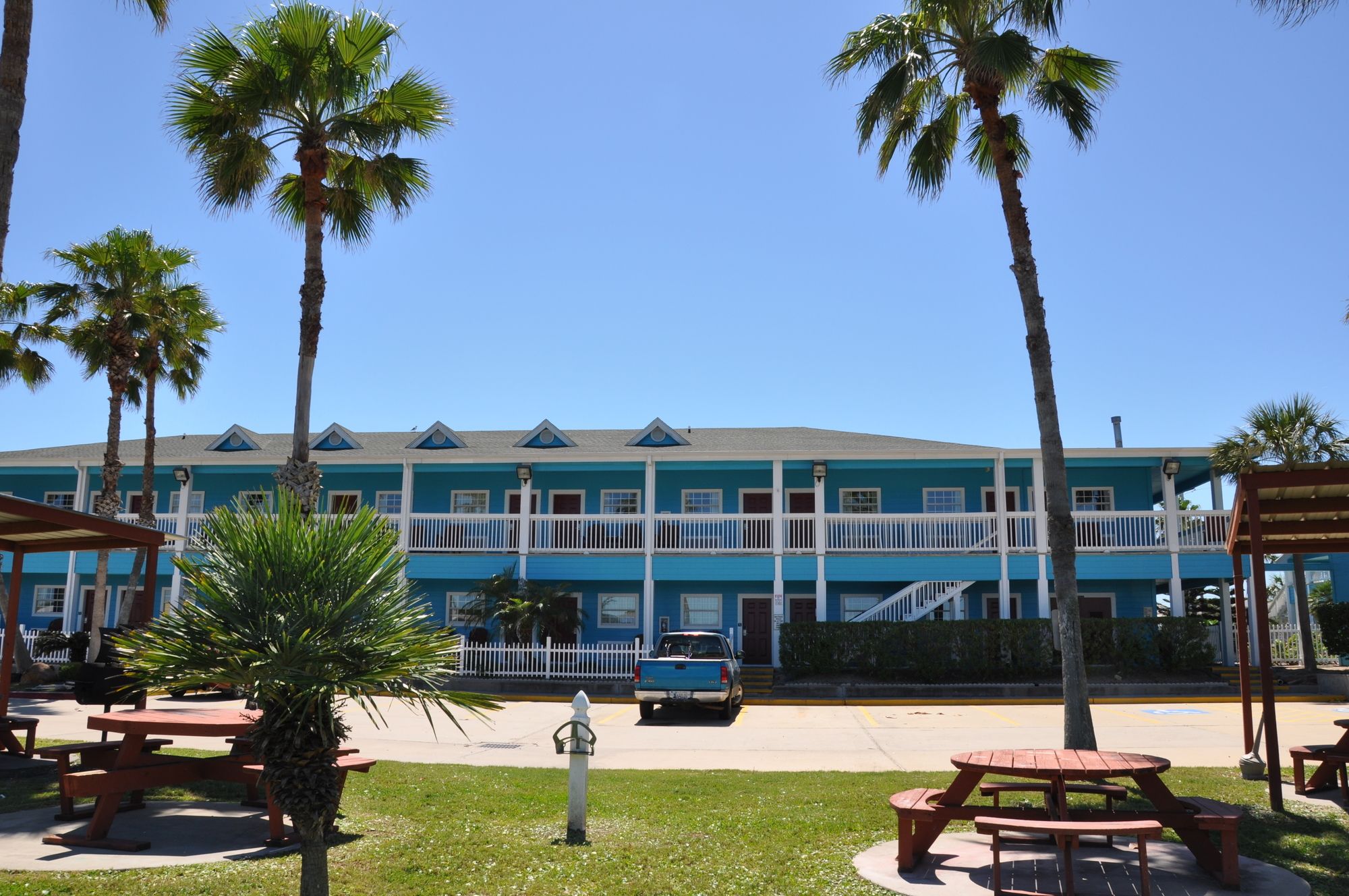 Plantation Suites and Conference Center