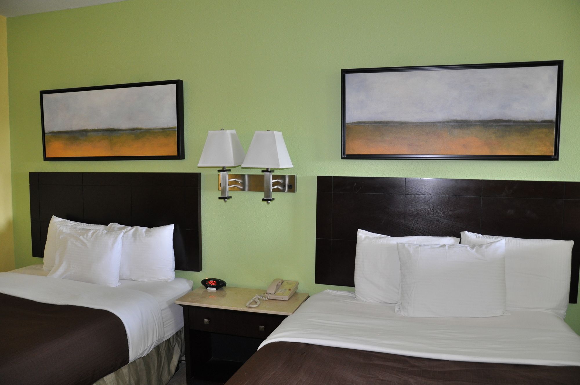 Plantation Suites and Conference Center