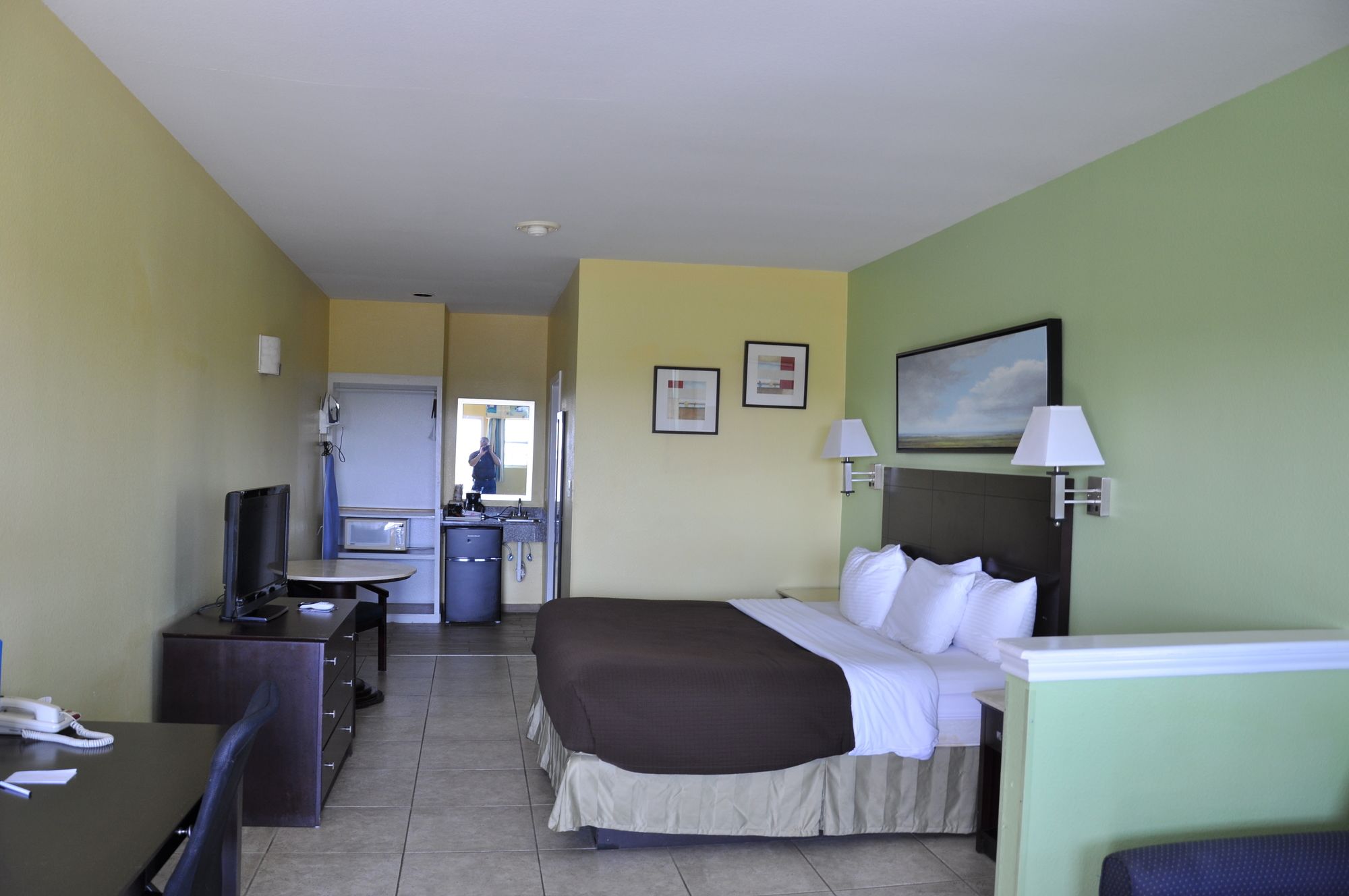 Plantation Suites and Conference Center