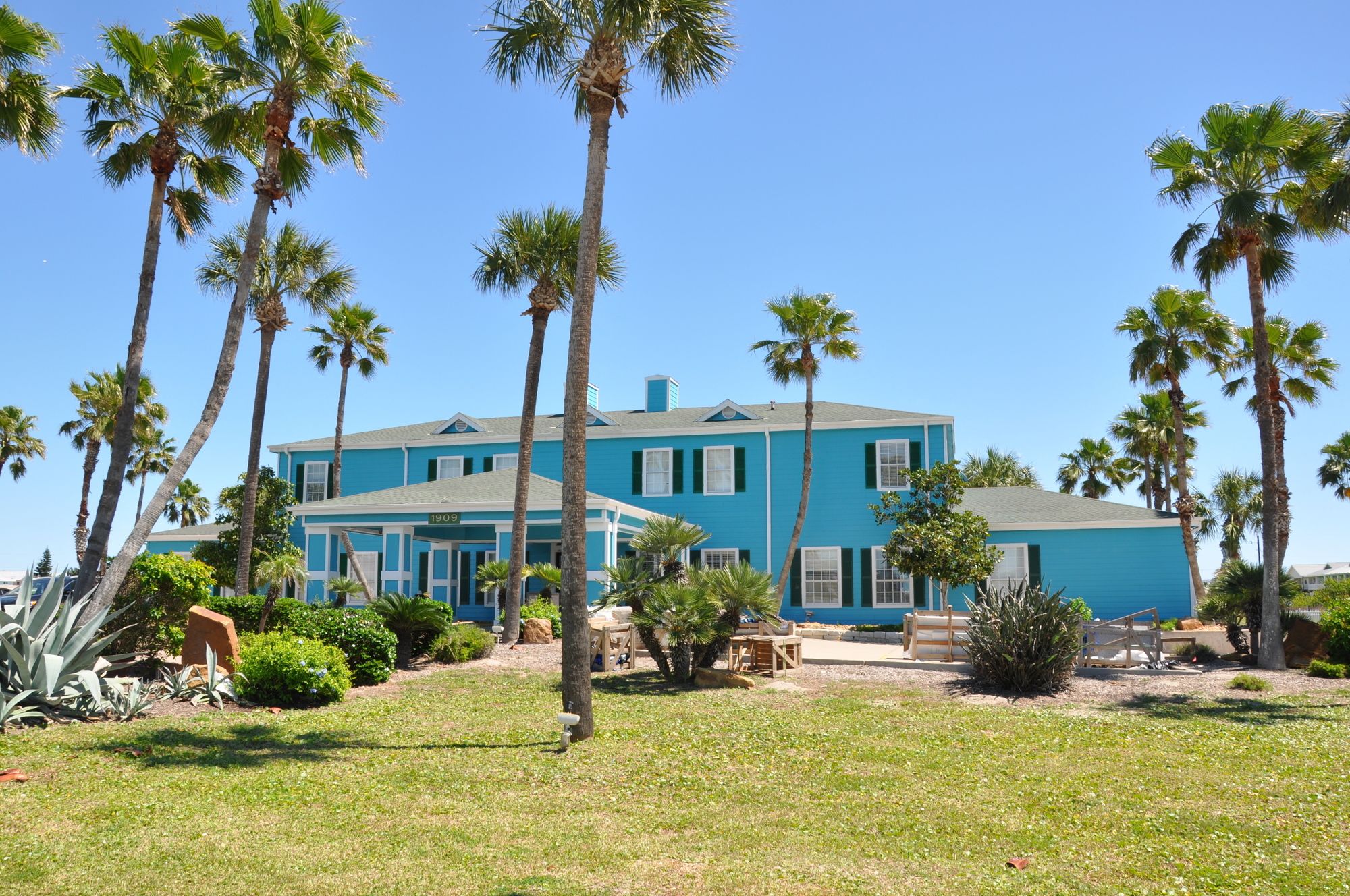 Plantation Suites and Conference Center