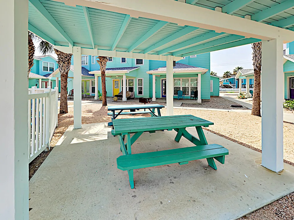 Reel Beachy @ The Commons