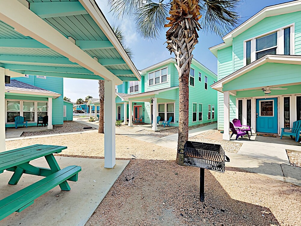 Reel Beachy @ The Commons