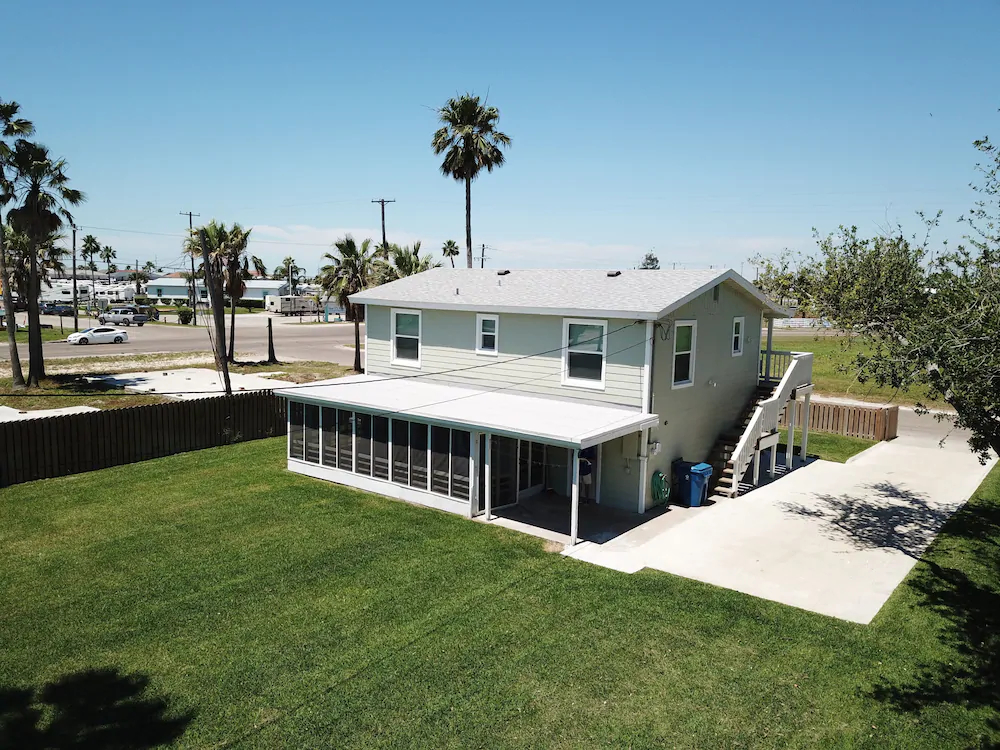 Renn House by RedAwning