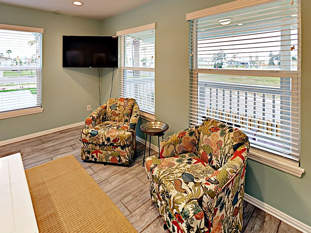 Renn House by RedAwning