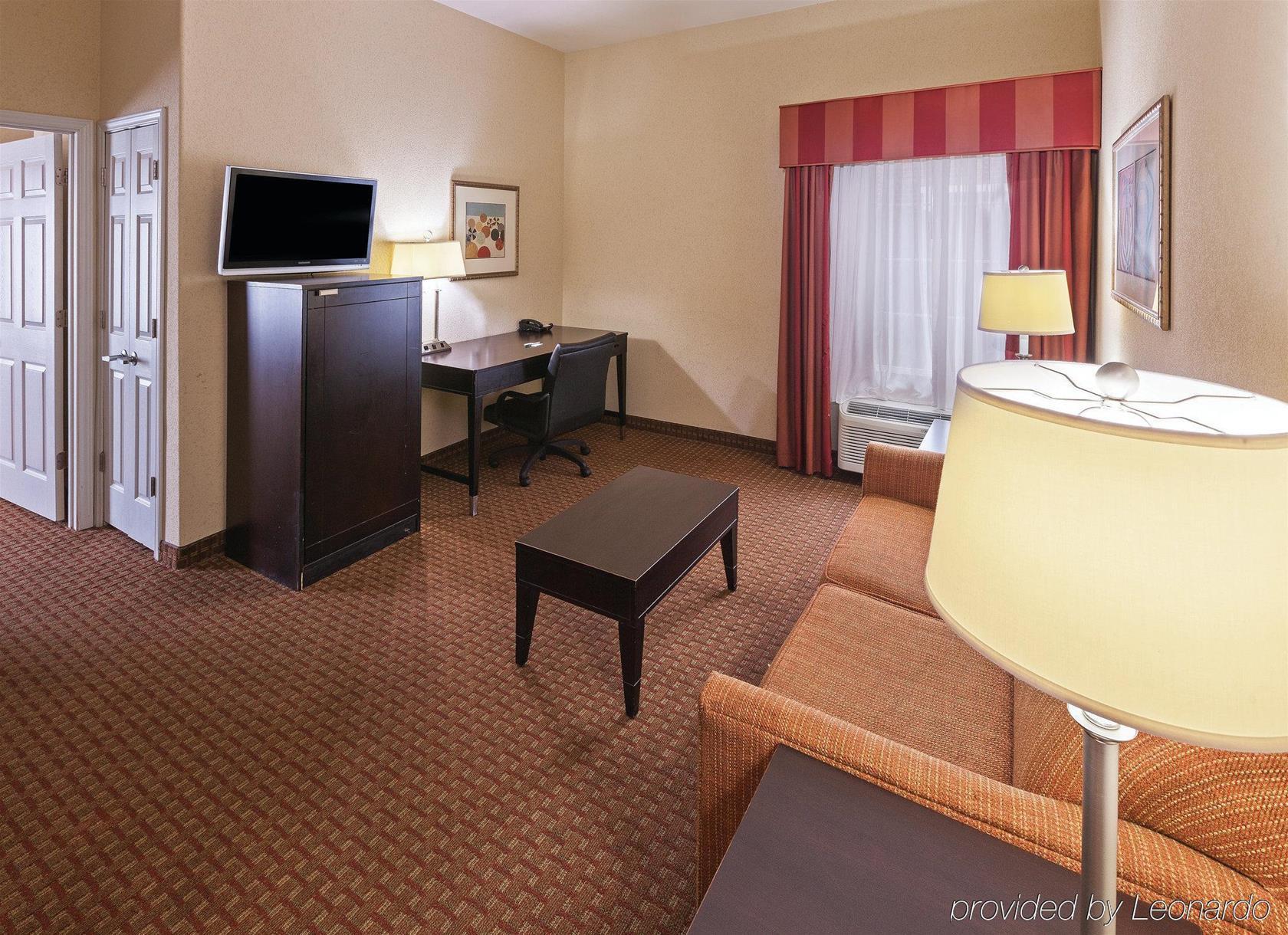 La Quinta Inn & Suites by Wyndham Port Arthur